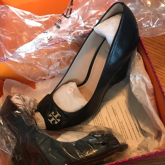 Tory Burch Shoes - NWT Tory Burch Leila Quilted Open-Toe Wedges